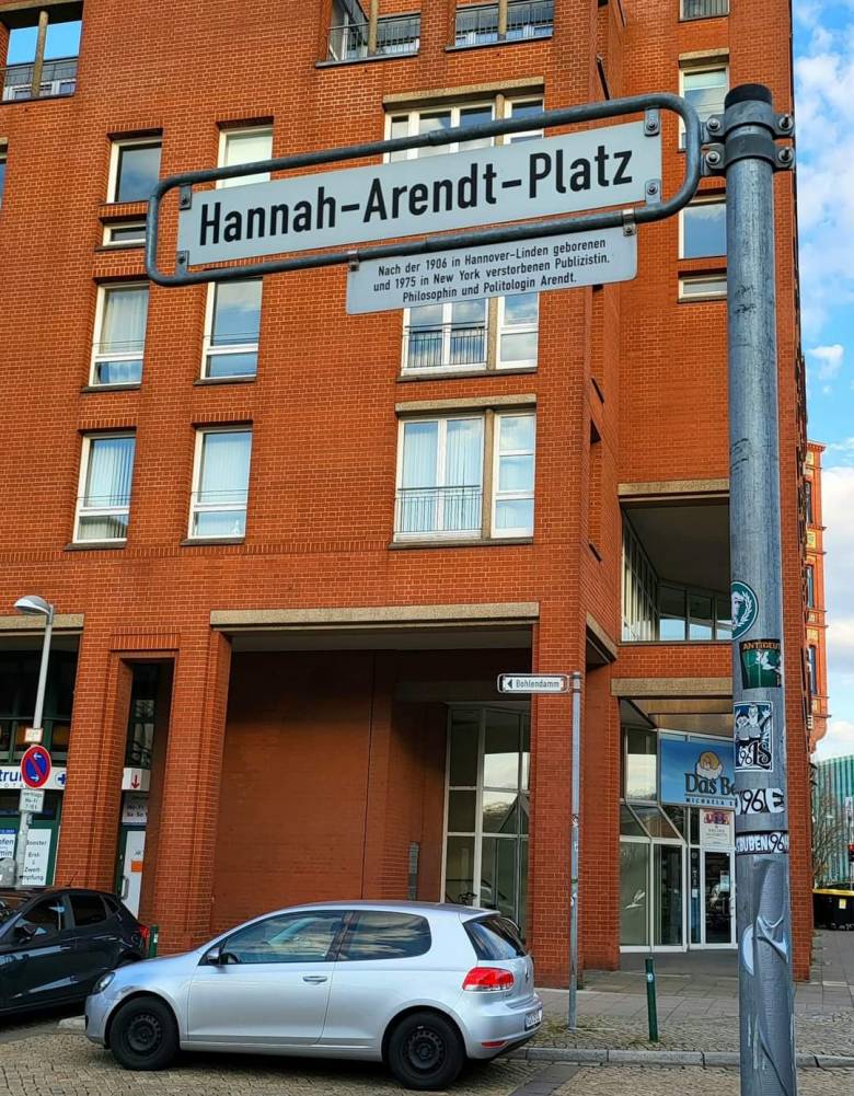 Hannah Arendt Platz dan Hannah Arendt StraBer
