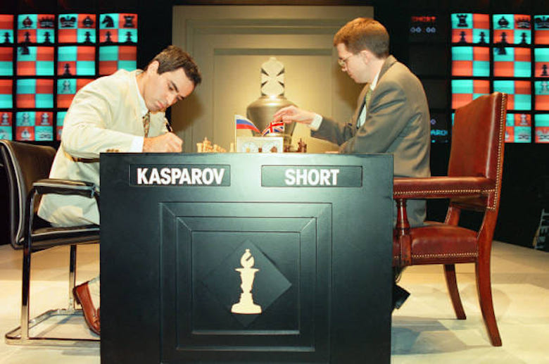 Garry Kasparov [3] Sang Pemberontak, Berseteru dengan Campomanes