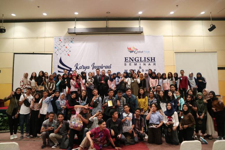 Pelajar Medan Asah Kemampuan Berbahasa Inggris