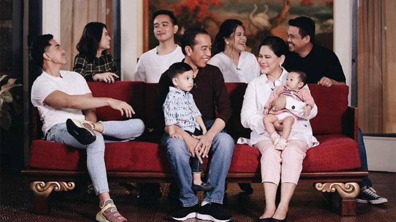 Tak Ikut Berpolitik, Ini Cara Jitu Keluarga Menangkan Jokowi di Pilpres!