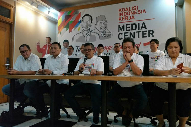 Unggul Hasil Survei, Bukan Berarti Elektabilitas Jokowi-Ma'ruf Tak Bisa Tergerus!
