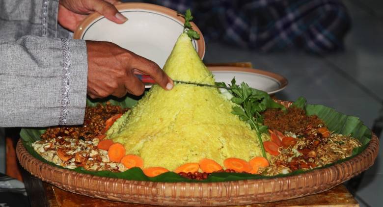 Begini Cara Menghias Nasi Tumpeng Jakarta Kian Sukses