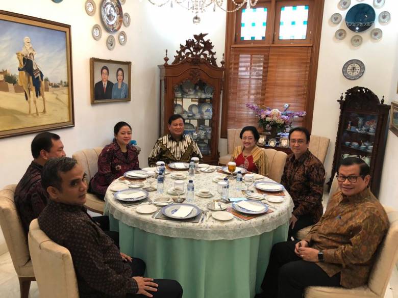 Megawati: “Semua Keputusan Ada di Presiden Jokowi!”