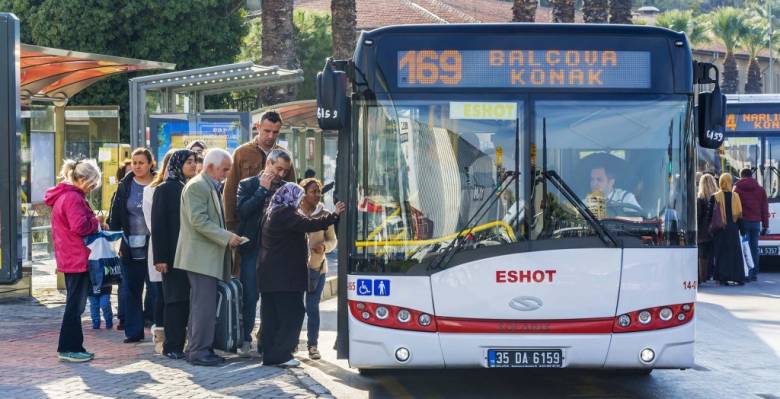 Naik Bus di Turki
