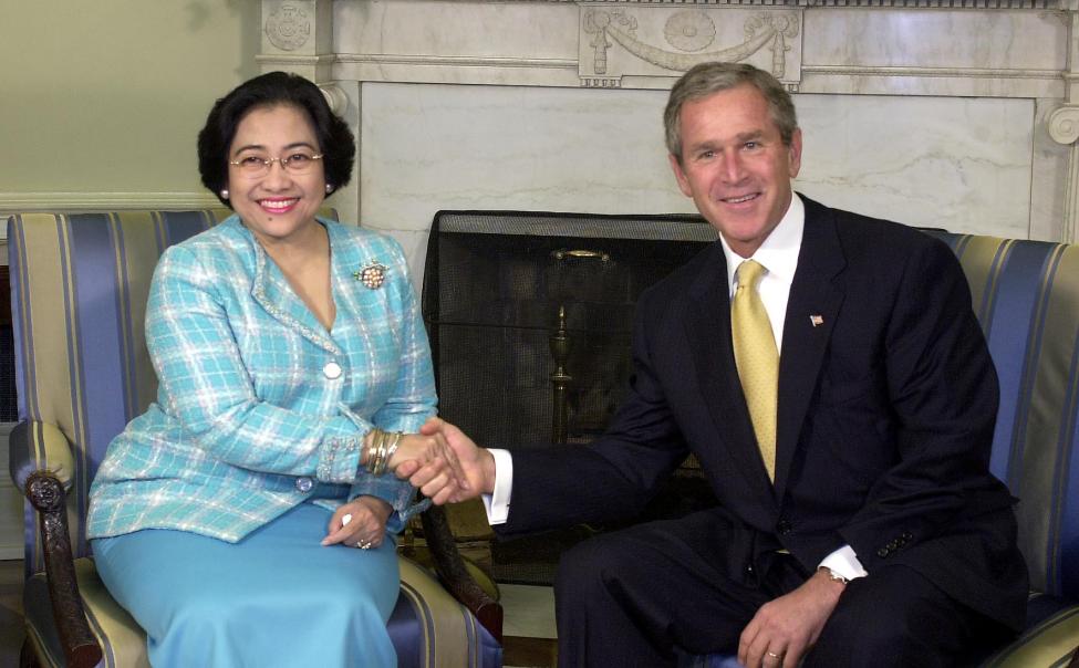 Megawati Dalam Pusaran Arus Amerika