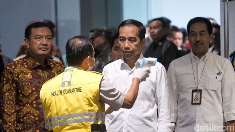 Di tengah Wabah, Ada Gerakan Pemakzulan Jokowi