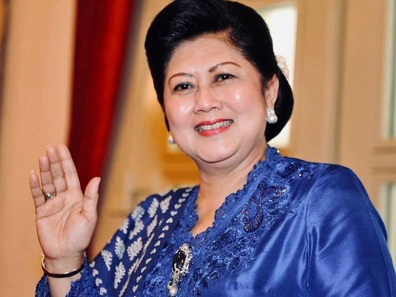 Mengenang Ani Yudhoyono [1] Kepergok Makan Durian, Dilarang Makan Ikan Bakar