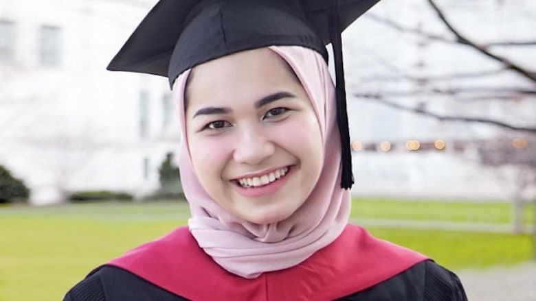 Perjuangan Nadhira Afifa Menjadi Muslimah dan Minoritas di Kampus Harvard