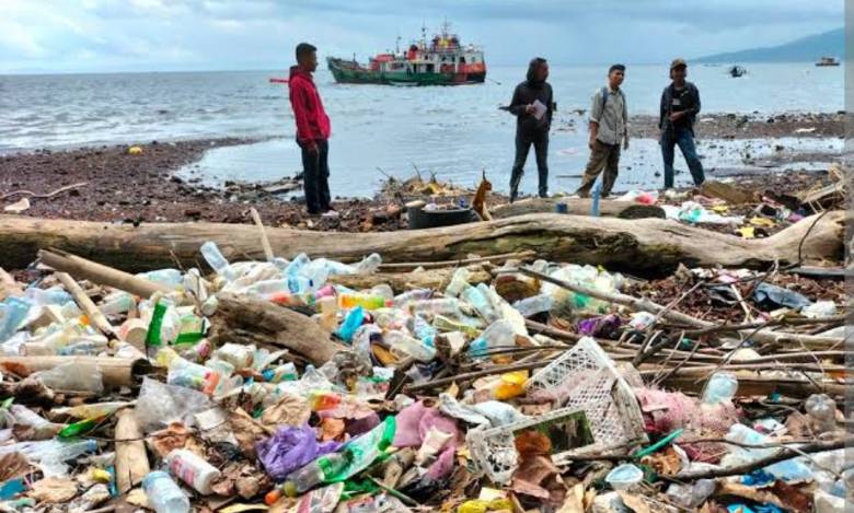 Krisis Kebersihan Perairan di Maluku Utara