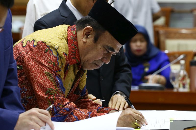 Pak Menag, Urus Saja 250 Juta Rakyat Indonesia, Bukan Urus ISIS!