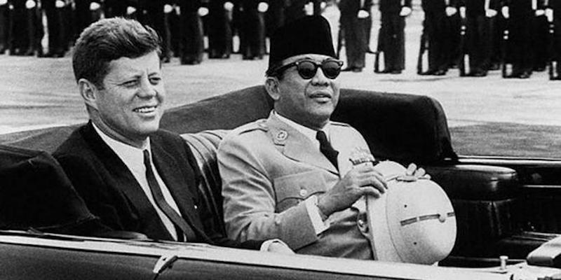 Debat Tajam antara Bung Karno dan John F. Kennedy soal Irian Barat