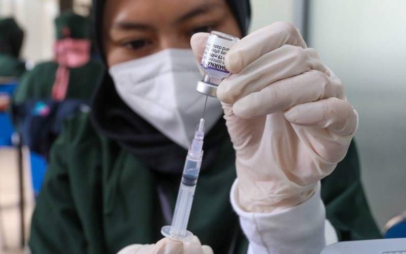 Vaksinasi Covid-19 Indonesia Lampaui Target WHO