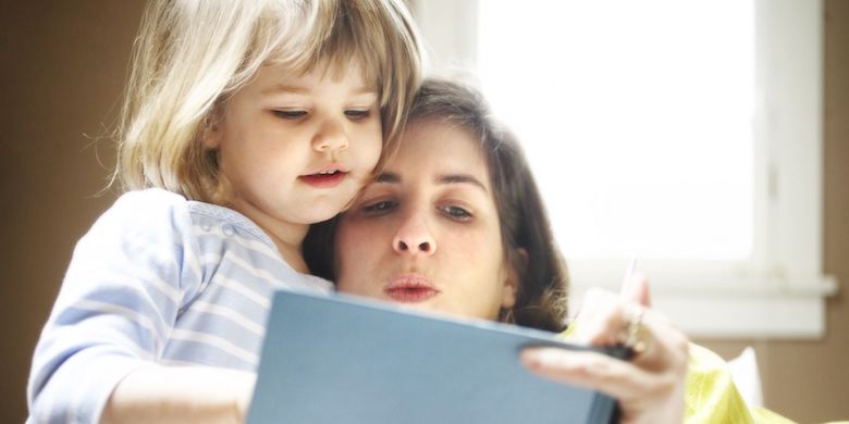Menumbuhkembangkan Minat Baca pada Anak-anak Harus Dimulai Sejak Dini