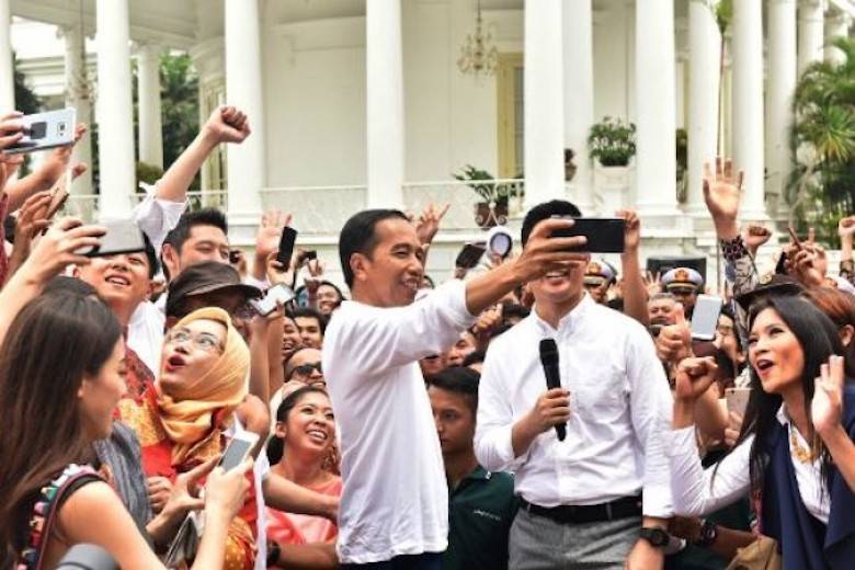Jiwa Milenial dan Darah Seni Jokowi yang Jadi Ritme Tim Sukses