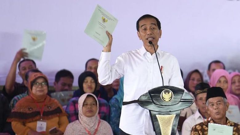 Bagi-bagi Sertifikat, Salah satu Cara Jokowi Merajut Indonesia