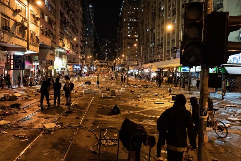 Hongkong Sedang Menghancurkan Dirinya Sendiri