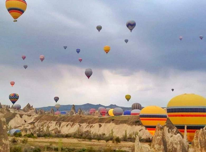 Ketika Balon Udara Terbang Mengangkasa di Cappadocia