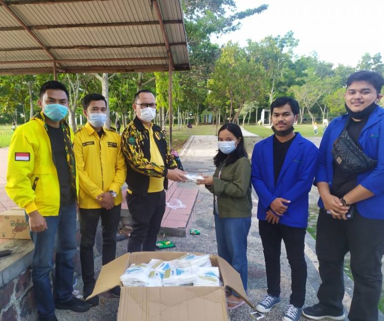 Bagikan  1.680 Masker di Pekanbaru, AMPG Riau Kerjasama Dengan BEM