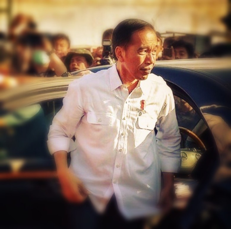 Jokowi Sendiri di Tengah Pandemi Corona