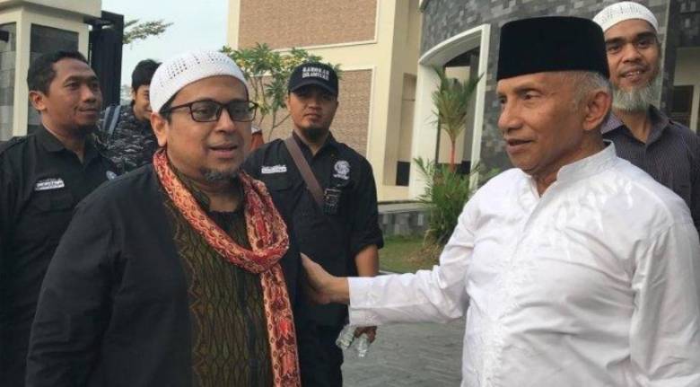 Sumpah Mubahalah untuk Amien Rais Agar Jalan Kaki Jogja-Jakarta PP