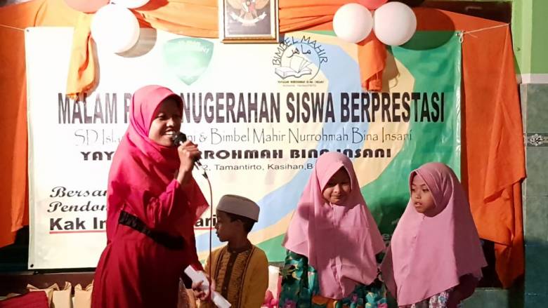 Yayasan Nurrohmah Bina Insani Yogyakarta Gelar Acara Malam Penganugerahan Siswa Berprestasi