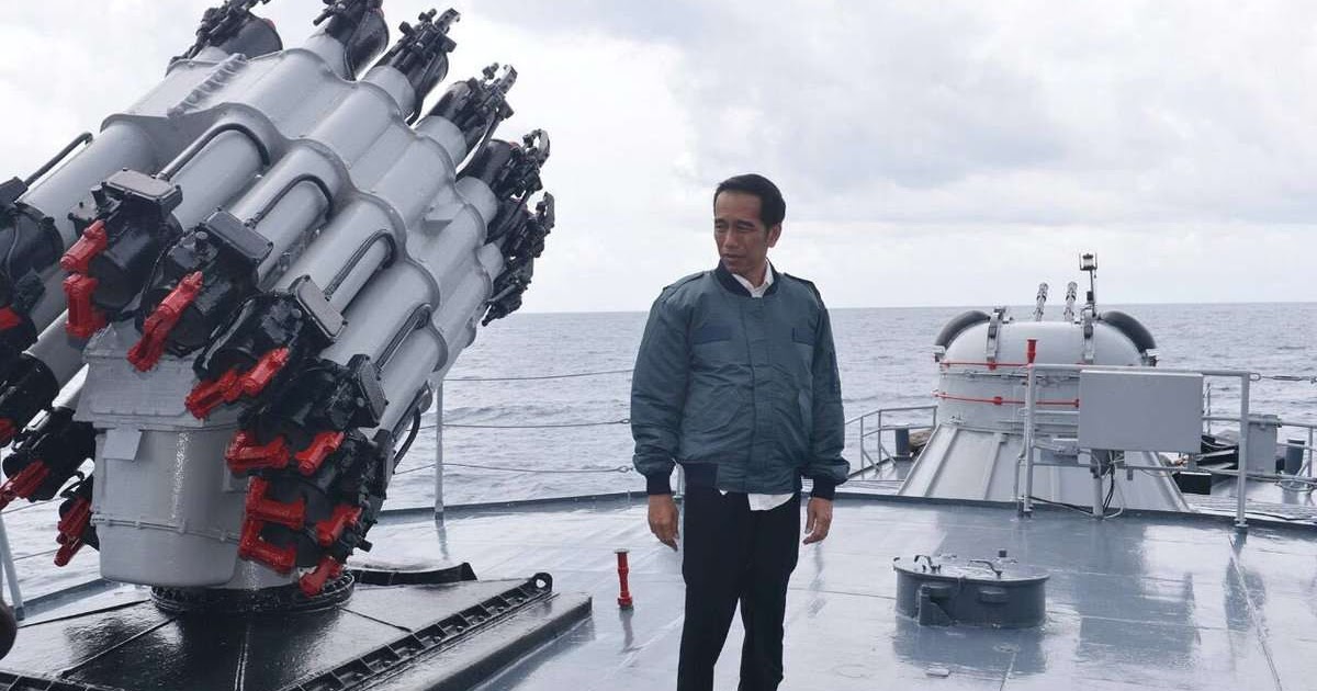 Perkara Jaket Pinjaman Jokowi Yang Bikin Geger Itu