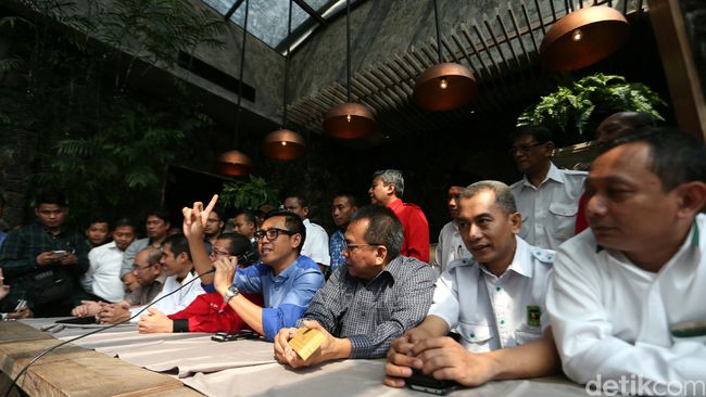 Jakarta, dari Politik hingga Film Panas