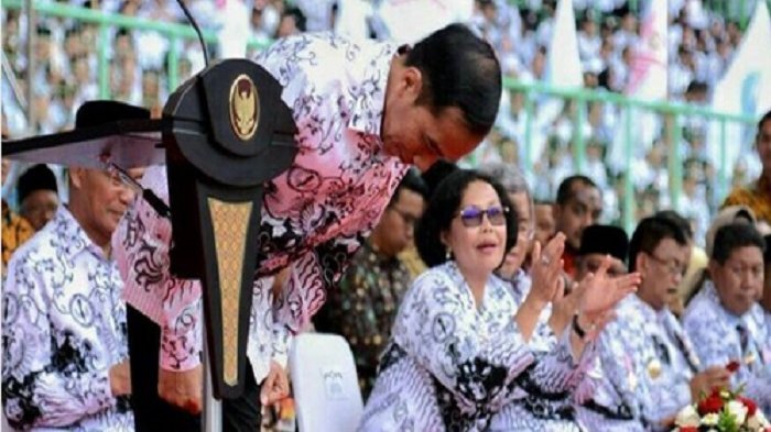 Imam Besar Umat Indonesia dan Hormat Jokowi kepada Guru