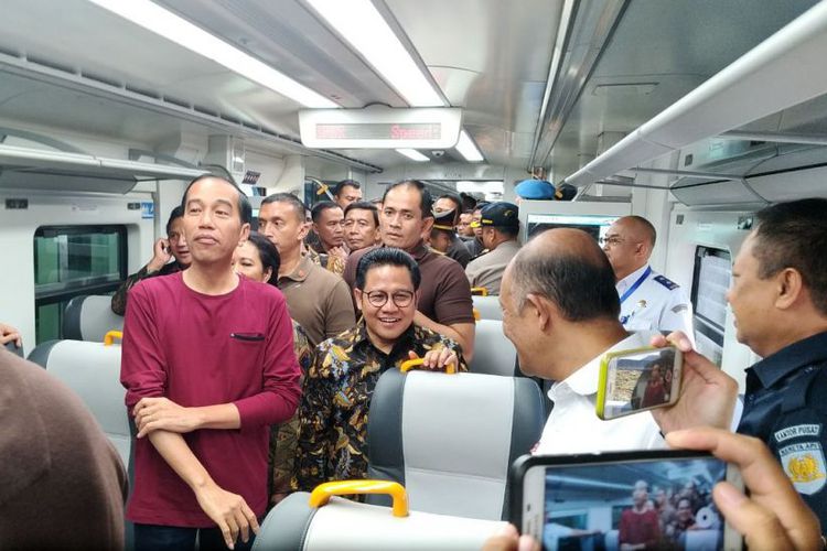 Jokowi sebagai Model Berjalan