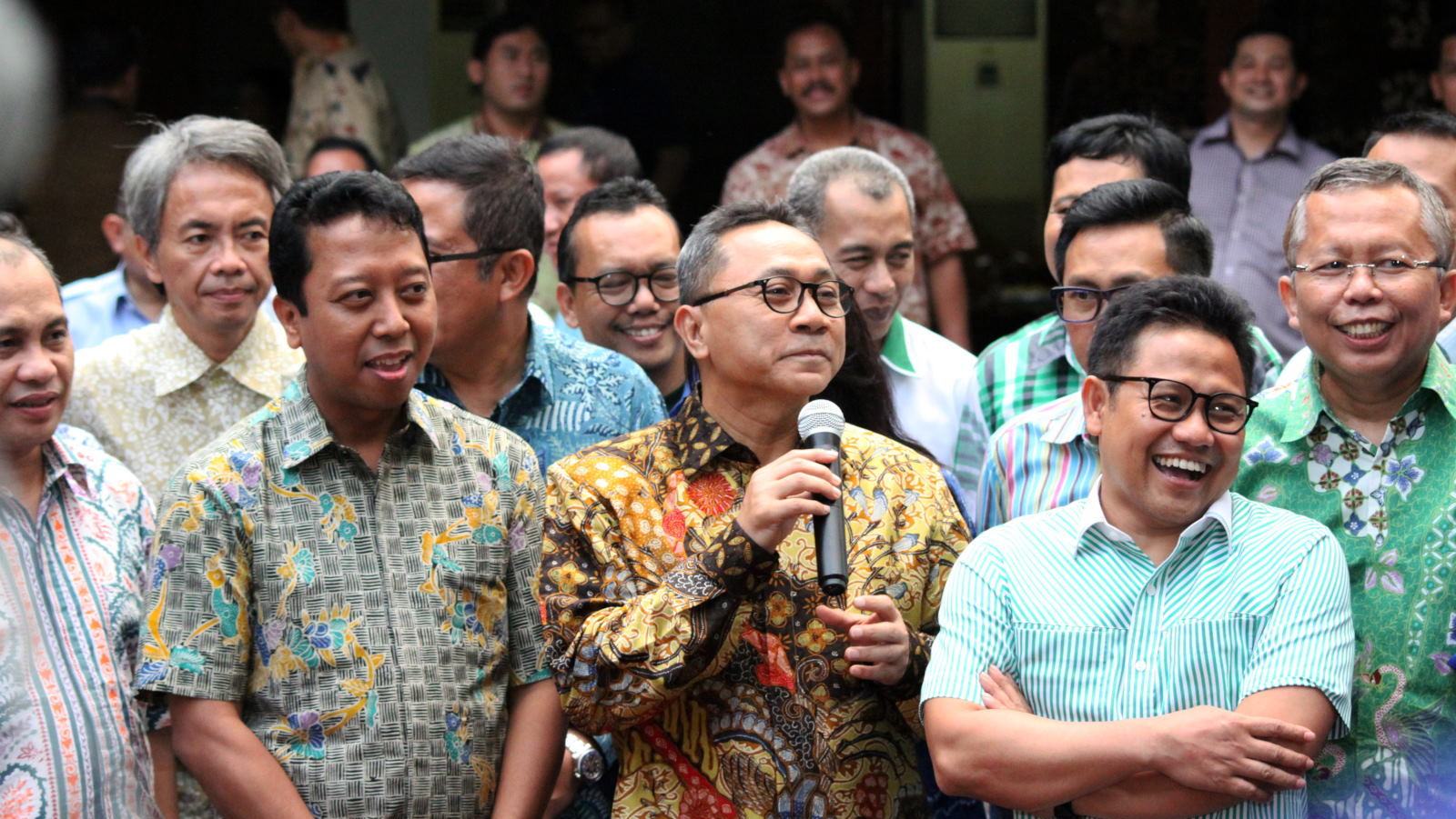 Jokowi Belum Tunjuk Cawapres, Parpol Bingung Ke Mana Harus Berlabuh