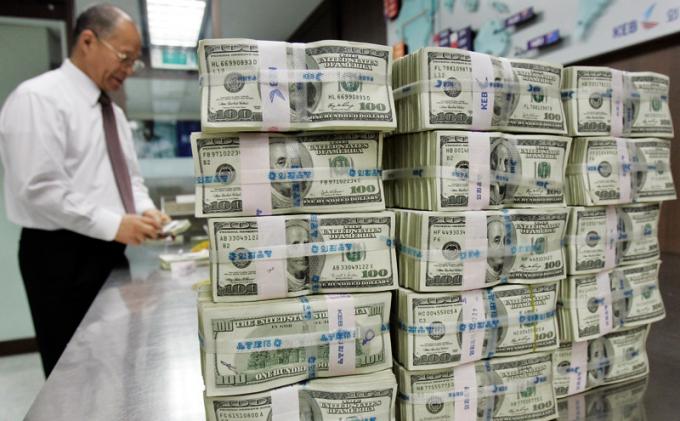 Uang dan Utang (2): Dollar sebagai Jangkar Sistem Perdagangan Dunia