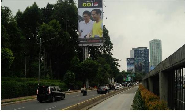 Poster Jokowi-Airlangga Berhasil Singkirkan Cak Imin dan Romahurmuziy