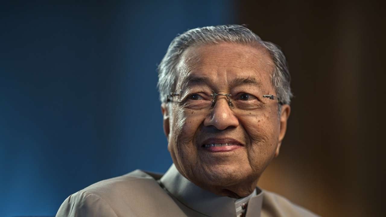 Tsunami Pemilu Malaysia, Pake Demam Pak Tua Mahathir Tekuk Najib