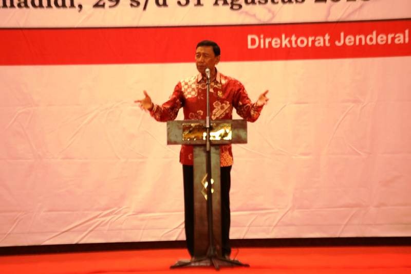 Pak Wiranto, Kumpulkan Juga Sekalian Kades dan Kadus se-Indonesia