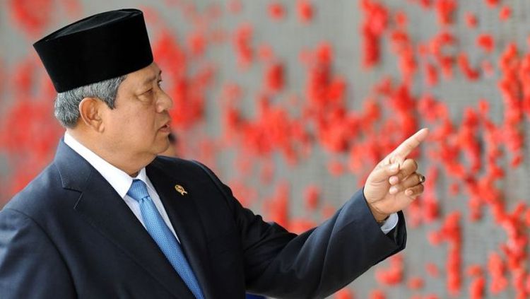 Susilo Bambang Yudhoyono, Politik Tiga Kaki dan Koalisi Setengah Hati